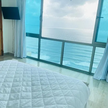 Habitación Privada Coral en Malecon Santo Domingo 1-829-343-1001